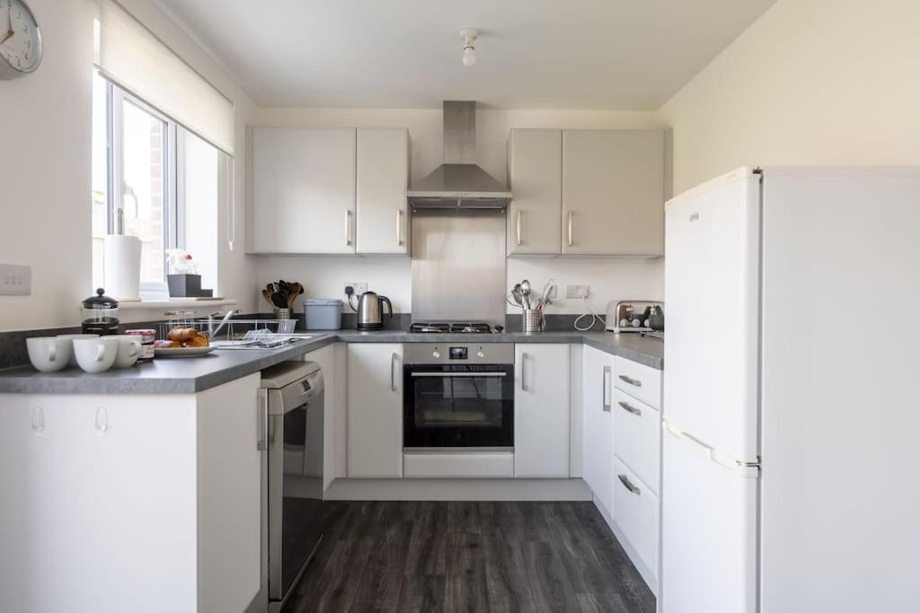Cosy 3 Bed Near Beaches, Cardiff & Brecon Beacons Coity Luaran gambar