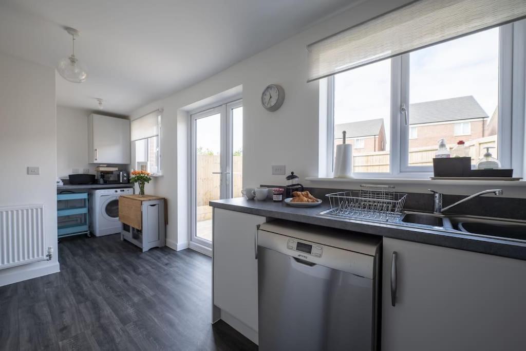 Cosy 3 Bed Near Beaches, Cardiff & Brecon Beacons Coity Luaran gambar