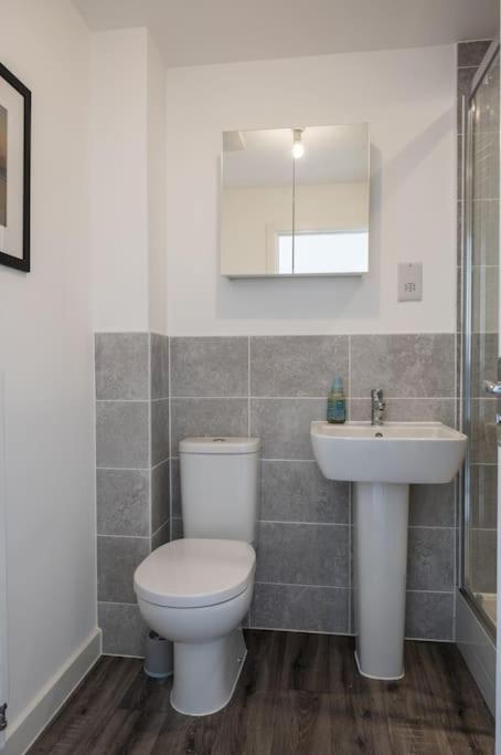 Cosy 3 Bed Near Beaches, Cardiff & Brecon Beacons Coity Luaran gambar